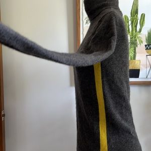Hayden grey heather cashmere turtleneck sweater with yellow racing stripe XS